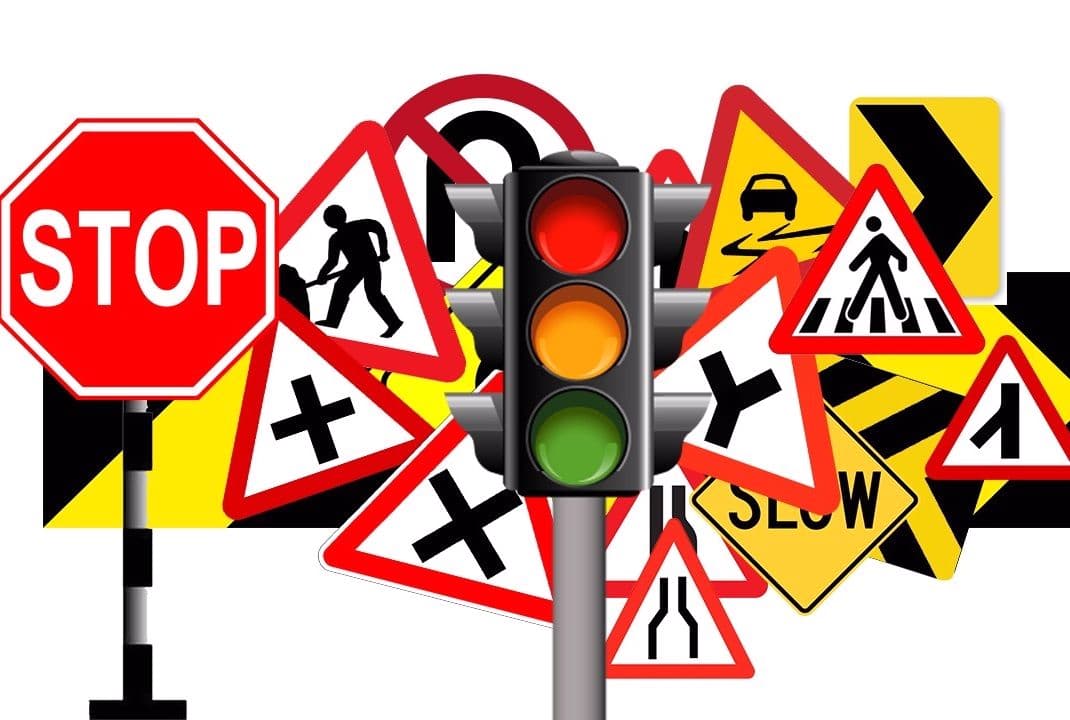 جدیدترین مدل‌های تابلوهای ترافیکی هوشمند و خورشیدی